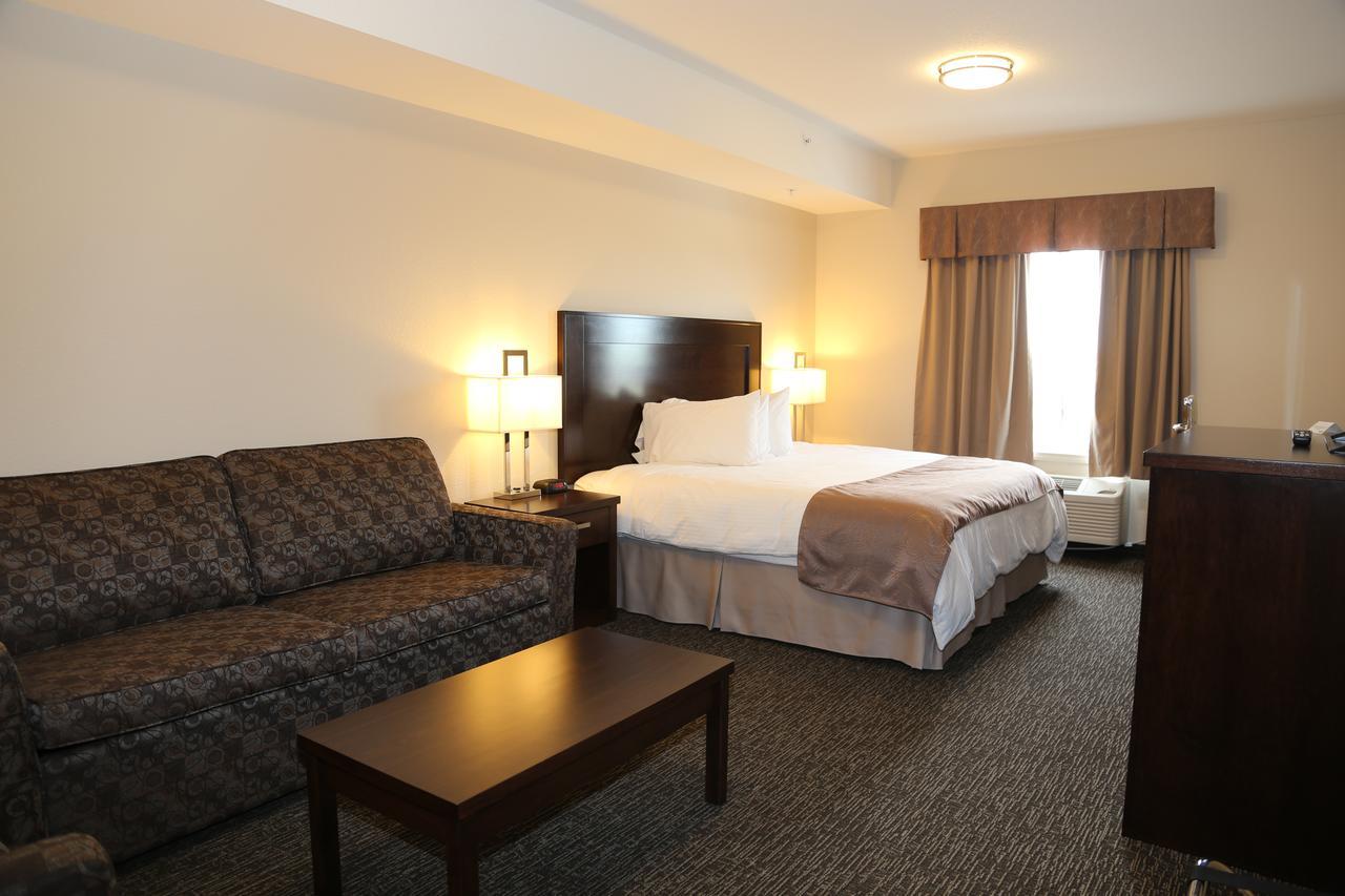 Prairie Moon Inn & Suites Macklin 외부 사진